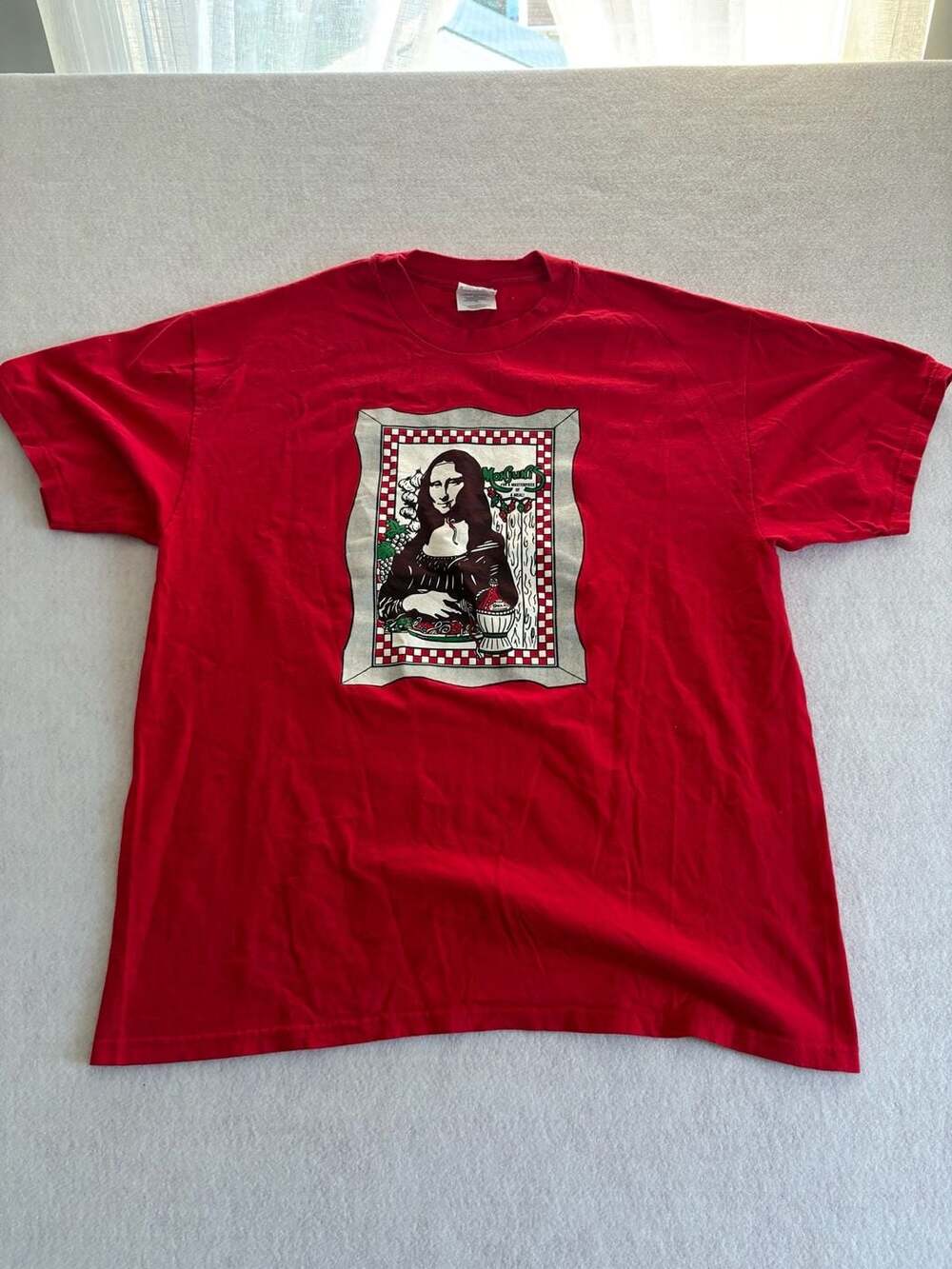 Vintage Monjuni's Restaurant Mona Lisa Graphic T-Shirt Red Size XL